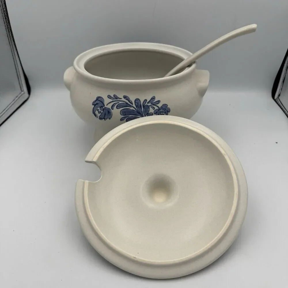 Vintage Pfaltzgraff Yorktowne Soup Tureen w/ Ladle, 1960s Pfaltzgraff Stoneware